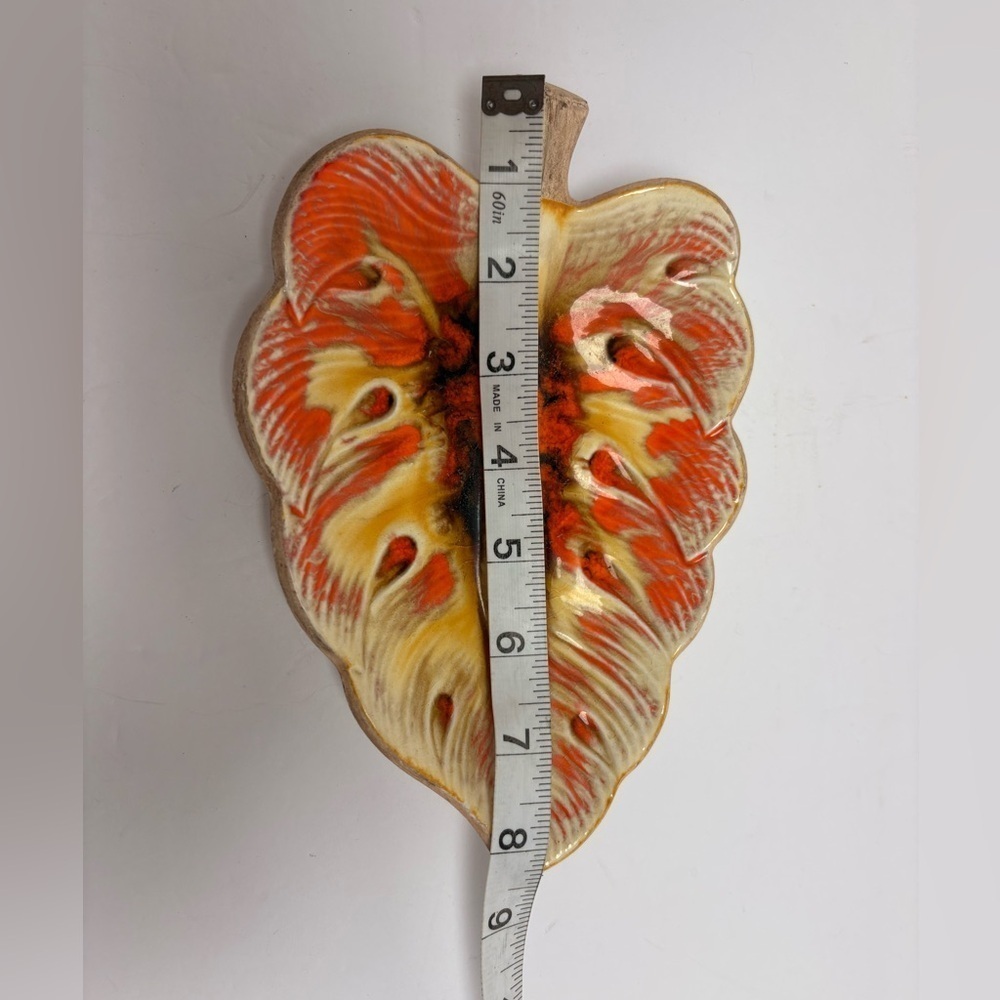 Vintage 1962 MCM Treasure Craft Leaf Shaped Ashtray in Orange, Yellow and Brown - Picture 7 of 10